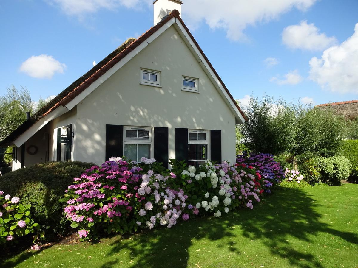 Attractive Holiday Home With Jetty Steendam Exterior photo